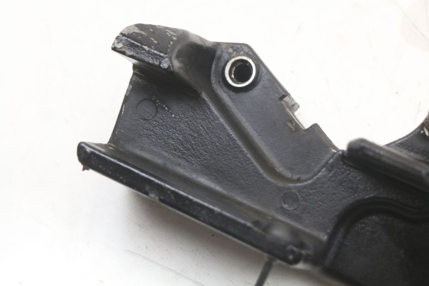 photo de REAR CALIPER BRACKET HARLEY DAVIDSON SPORTSTER XL CUSTOM 883 (1999 - 2006)