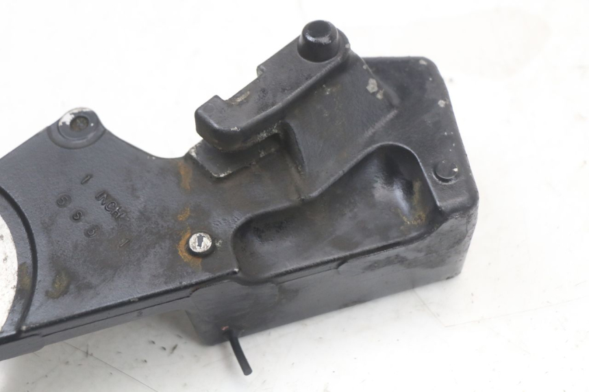 photo de REAR CALIPER BRACKET HARLEY DAVIDSON SPORTSTER XL CUSTOM 883 (1999 - 2006)