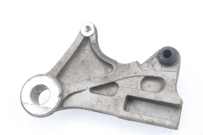 photo de REAR BRAKE CALIPER BRACKET HONDA CBF 500 (2004 - 2007)