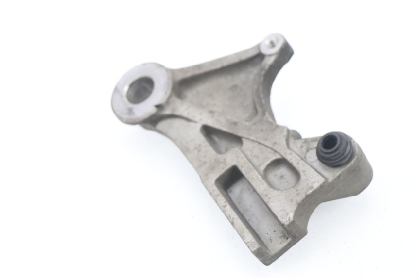photo de REAR BRAKE CALIPER BRACKET HONDA CBF 500 (2004 - 2007)