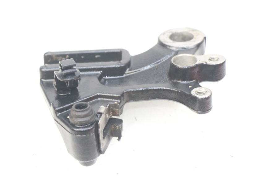 photo de REAR BRAKE CALIPER BRACKET KAWASAKI Z 650 (2016 - 2019)