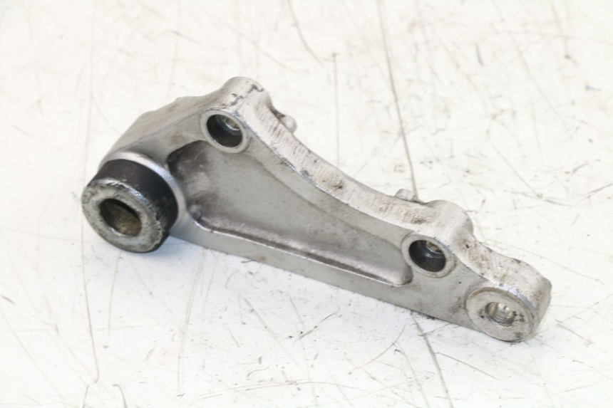 photo de REAR CALIPER BRACKET KAWASAKI ZEPHYR 550 (1991 - 1998)