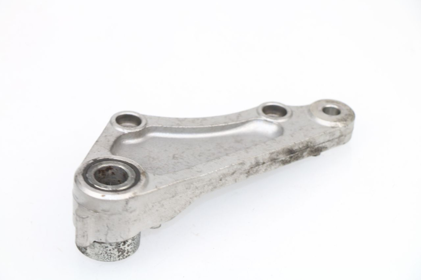 photo de REAR CALIPER BRACKET KAWASAKI ZEPHYR 550 (1991 - 1998)