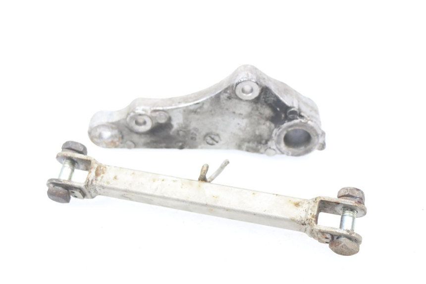 photo de REAR BRAKE CALIPER BRACKET KAWASAKI ZZR 600 (1995 - 2004)