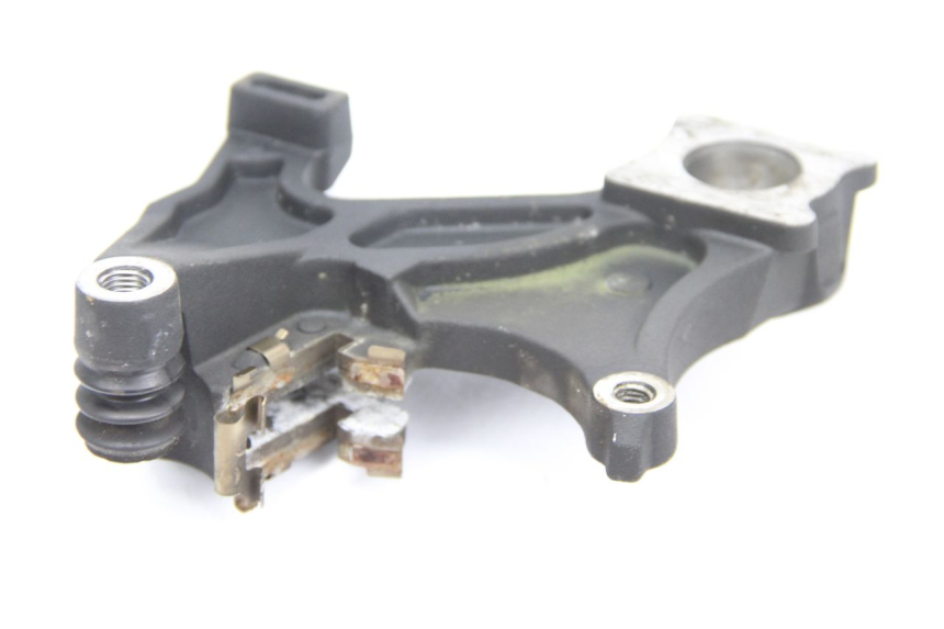 photo de REAR CALIPER BRACKET SUZUKI GSR 600 (2005 - 2012)