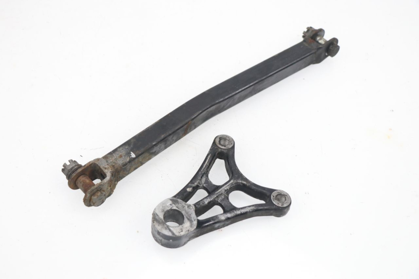 photo de REAR CALIPER BRACKET SUZUKI GSXF GSX F 600 (1988 - 1997)