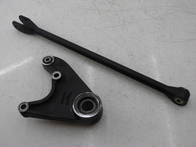 photo de REAR CALIPER BRACKET TRIUMPH TROPHY 1200 (1996 - 2003)