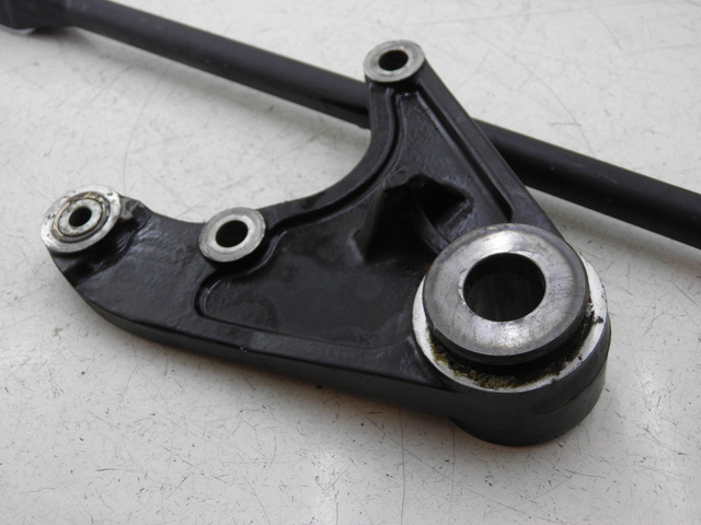 photo de REAR CALIPER BRACKET TRIUMPH TROPHY 1200 (1996 - 2003)