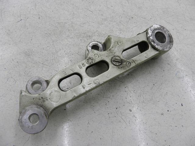 photo de REAR CALIPER BRACKET YAMAHA FZX FAZER 750 (1987 - 1998)