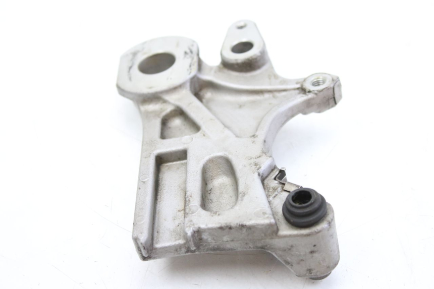 photo de REAR BRAKE CALIPER BRACKET YAMAHA MT-07 MT07 700 (2018 - 2020)