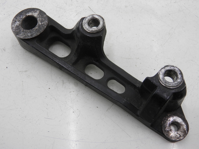 photo de REAR CALIPER BRACKET YAMAHA XJS DIVERSION 600 (1997 - 1999)