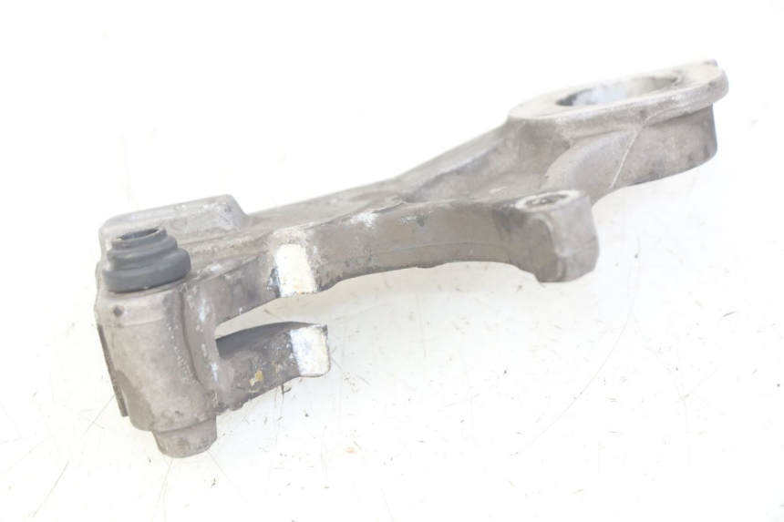 photo de REAR BRAKE CALIPER BRACKET YAMAHA YZF R1 1000 (2007 - 2008)