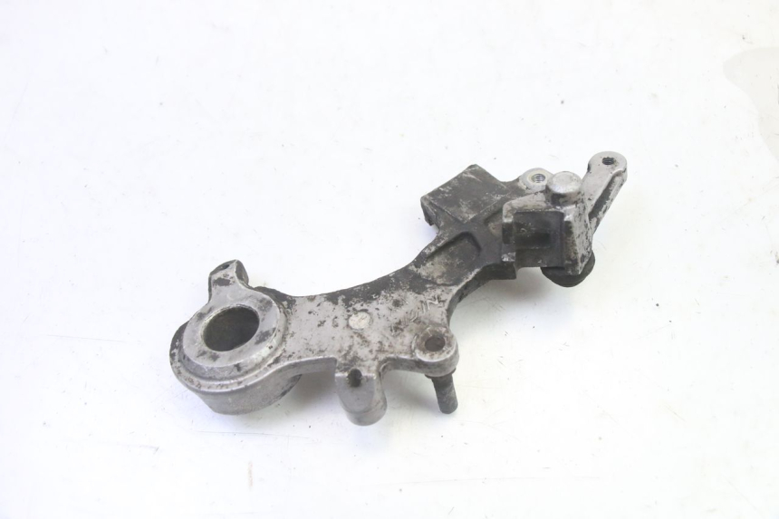 photo de REAR CALIPER BRACKET YAMAHA YZ 125 (1998 - 2005)