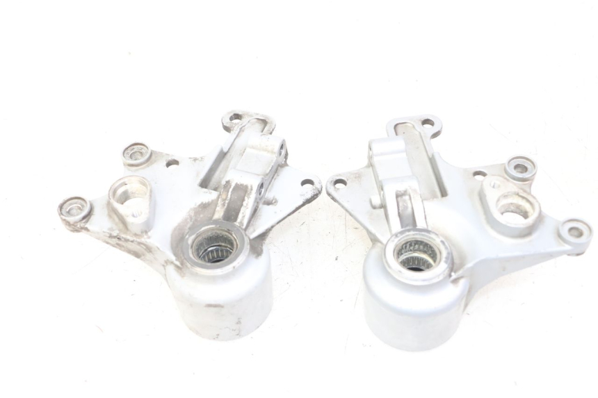 photo de FRONT CALIPER BRACKET PIAGGIO IE MP3 YOURBAN 300 (2011 - 2016)