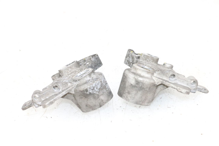 photo de FRONT CALIPER BRACKET PIAGGIO MP3 HPE 300 (2019 - 2026) - Zoom on usage condition