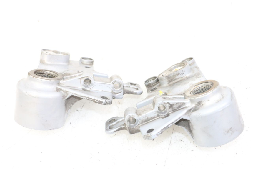 photo de FRONT BRAKE CALIPER BRACKET PIAGGIO MP3 LT 300 (2010 - 2016)