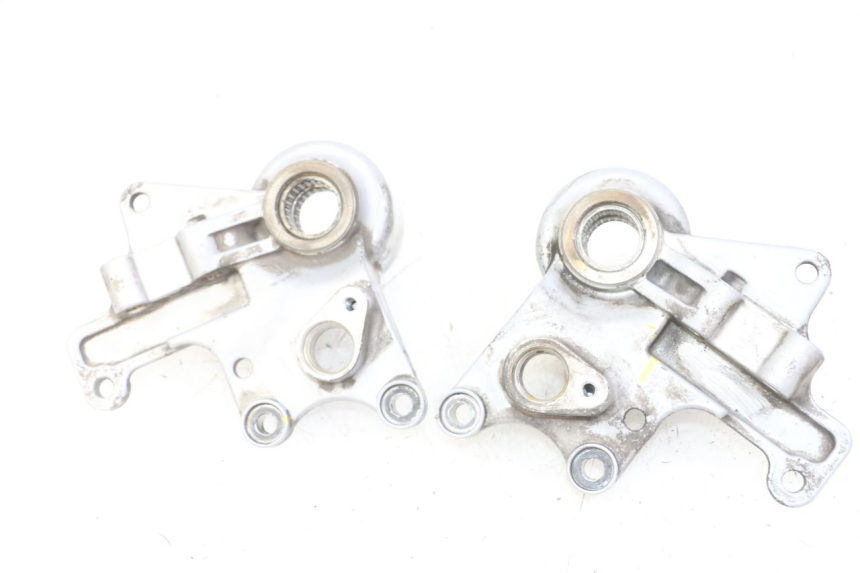 photo de FRONT BRAKE CALIPER BRACKET PIAGGIO MP3 LT 300 (2010 - 2016)