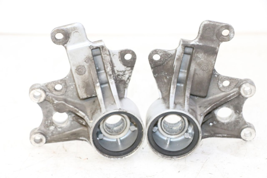 photo de FRONT CALIPER BRACKET PIAGGIO MP3 LT 300 (2010 - 2016)