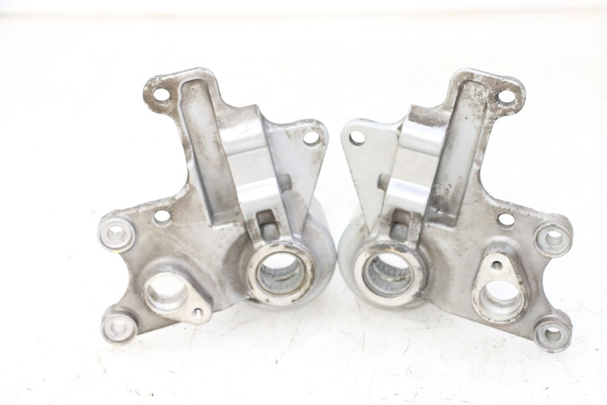 photo de FRONT CALIPER BRACKET PIAGGIO MP3 LT 300 (2010 - 2016)