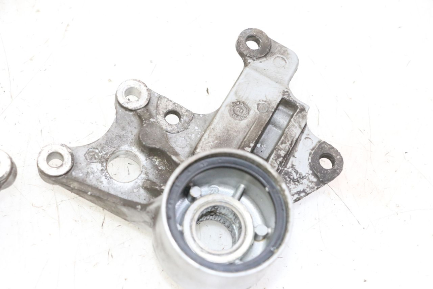 photo de FRONT CALIPER BRACKET PIAGGIO MP3 LT 300 (2010 - 2016)