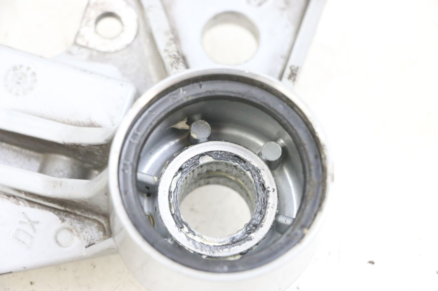 photo de FRONT CALIPER BRACKET PIAGGIO MP3 LT 400 (2007 - 2012) - Surface and material condition