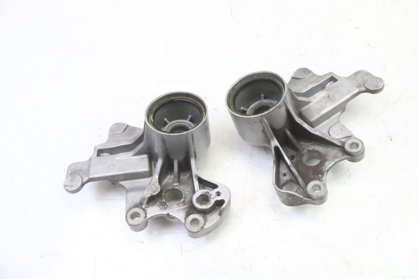 photo de FRONT CALIPER BRACKET PIAGGIO MP3 500 (2014 - 2016)