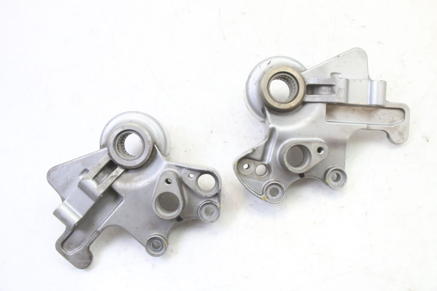 photo de FRONT CALIPER BRACKET PIAGGIO MP3 500 (2014 - 2016)