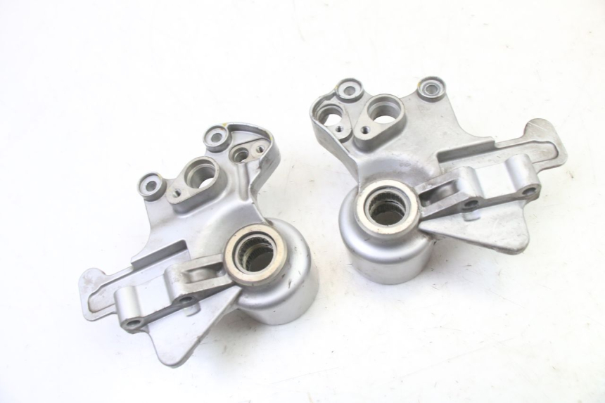 photo de FRONT CALIPER BRACKET PIAGGIO MP3 500 (2014 - 2016)