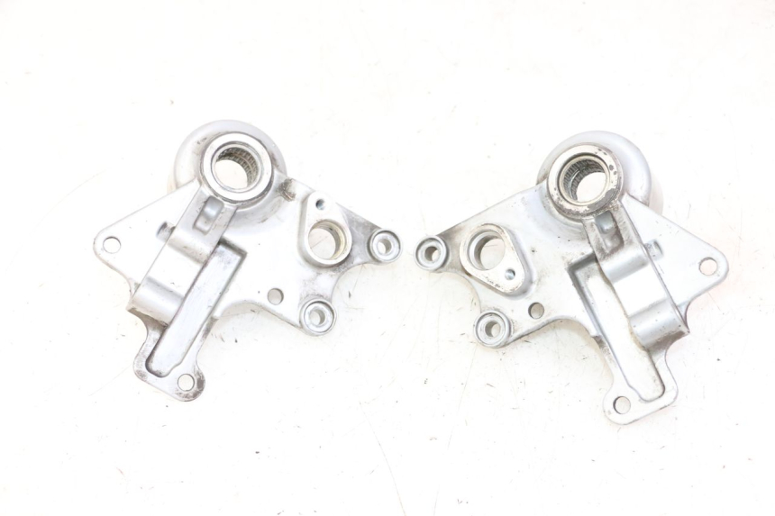 photo de FRONT CALIPER BRACKET PIAGGIO MP3 125 (2006 - 2014)