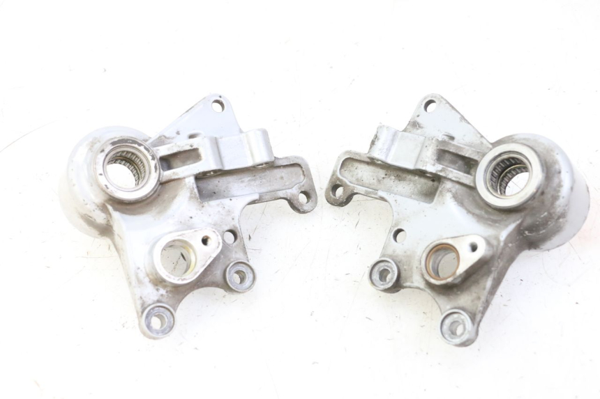 photo de FRONT CALIPER BRACKET PIAGGIO MP3 RL 250 (2007 - 2010)