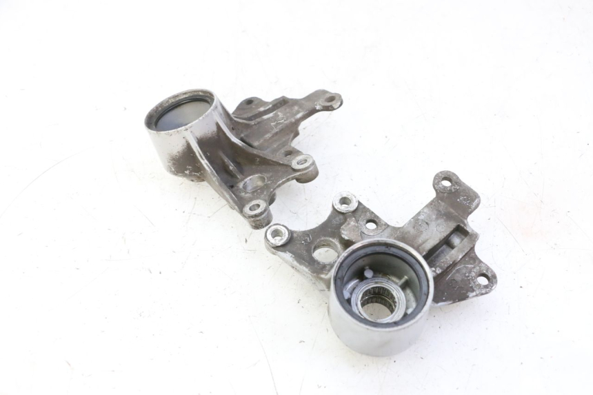 photo de FRONT CALIPER BRACKET PIAGGIO MP3 RL 250 (2007 - 2010)