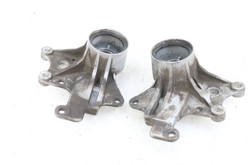 photo de FRONT CALIPER BRACKET PIAGGIO MP3 125 (2006 - 2014)