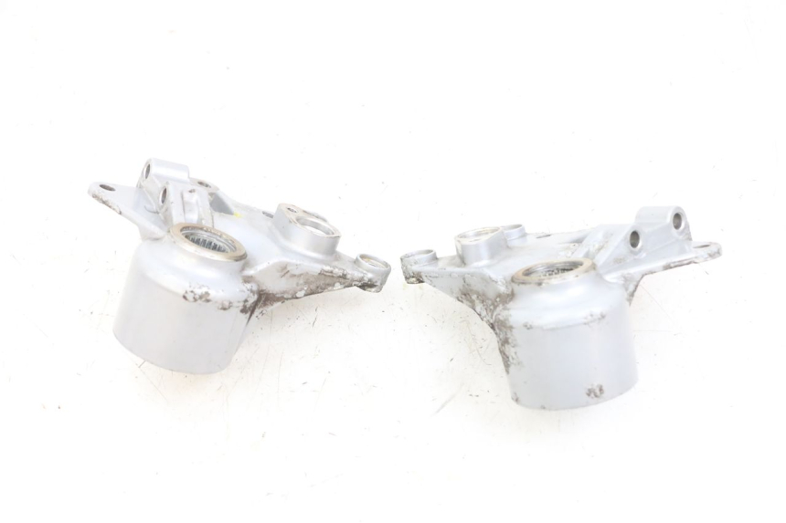 photo de FRONT CALIPER BRACKET PIAGGIO MP3 RL 250 (2007 - 2010) - Alternative perspective