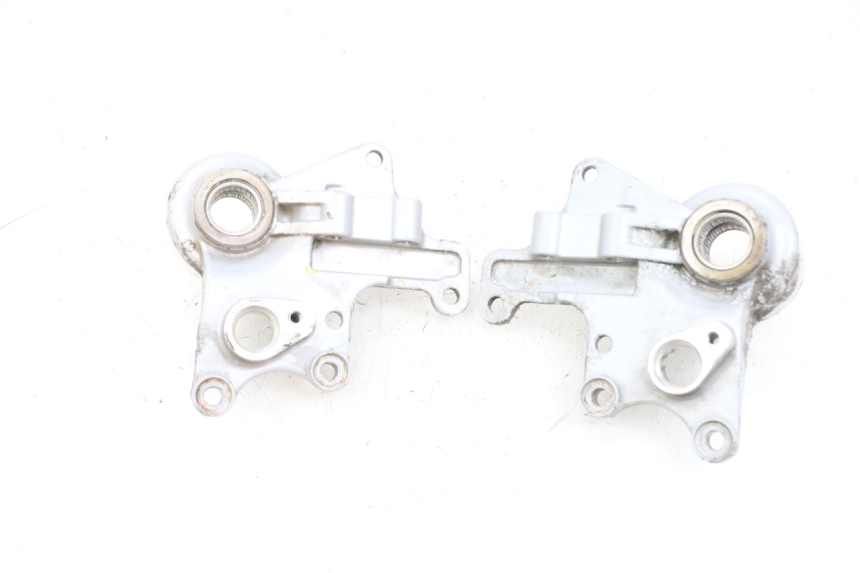 photo de FRONT CALIPER BRACKET PIAGGIO MP3 RL 250 (2007 - 2010) - Fixing points details