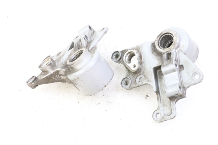 photo de FRONT CALIPER BRACKET PIAGGIO MP3 125 (2006 - 2014)