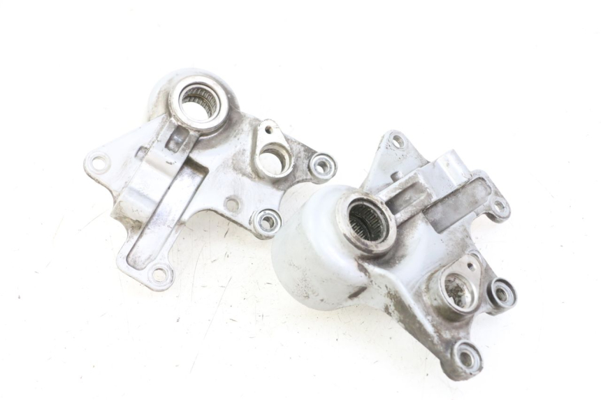 photo de FRONT CALIPER BRACKET PIAGGIO MP3 125 (2006 - 2014)
