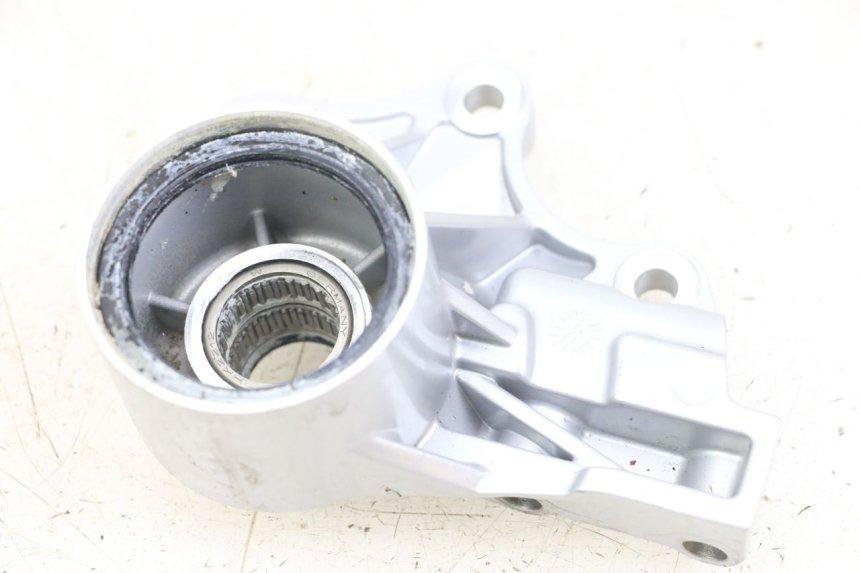 photo de FRONT CALIPER BRACKET PIAGGIO VESPA PRIMAVERA 4T 50 (2021 - 2024)