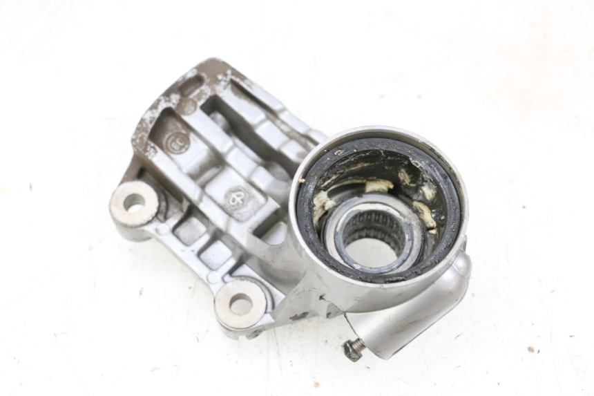 photo de FRONT CALIPER BRACKET PIAGGIO VESPA GTS SUPER IE 125 (2009 - 2016) - Fixing points details