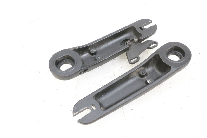 photo de FRONT BRAKE CALIPER BRACKET DUALTRON VICTOR LIMITED 1