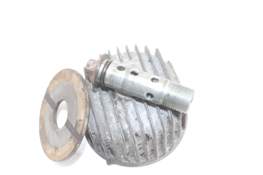 photo de OIL FILTER BRACKET YAMAHA XJ F 900 (1983 - 1994)
