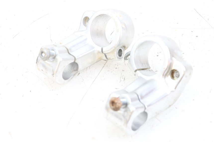 photo de HANDLEBAR SUPPORT GILERA DNA 50 (2000 - 2007)