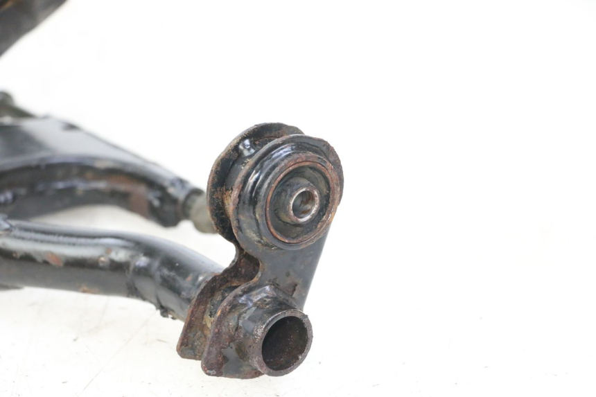 photo de ENGINE MOUNT DAELIM BESBI 125 (2007 - 2008)
