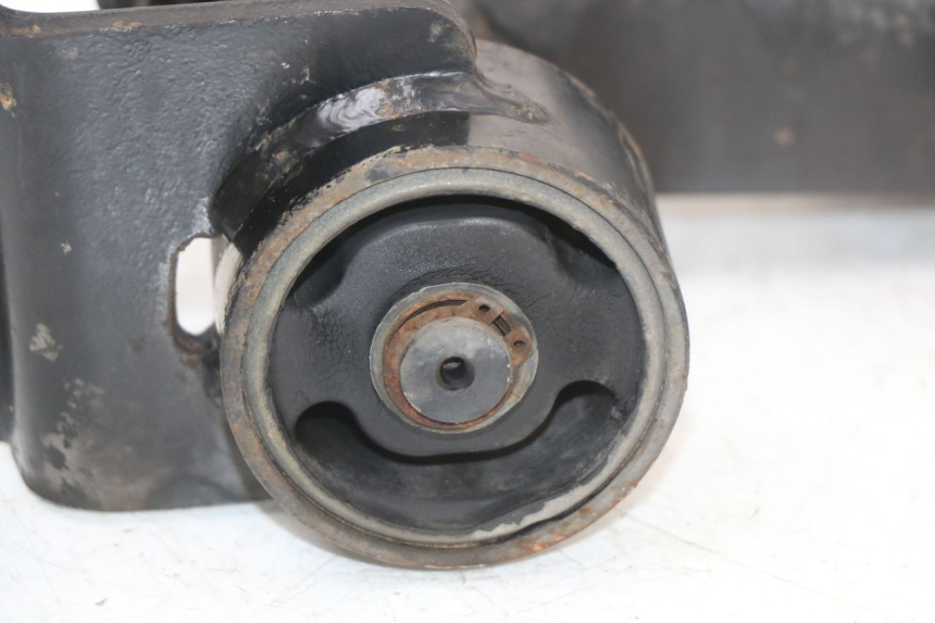 photo de ENGINE MOUNT PIAGGIO FLY 4T 50 (2004 - 2010)
