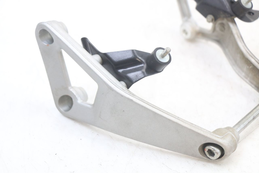 photo de ENGINE MOUNT HUSQVARNA SVARTPILEN 401 (2018 - 2023)