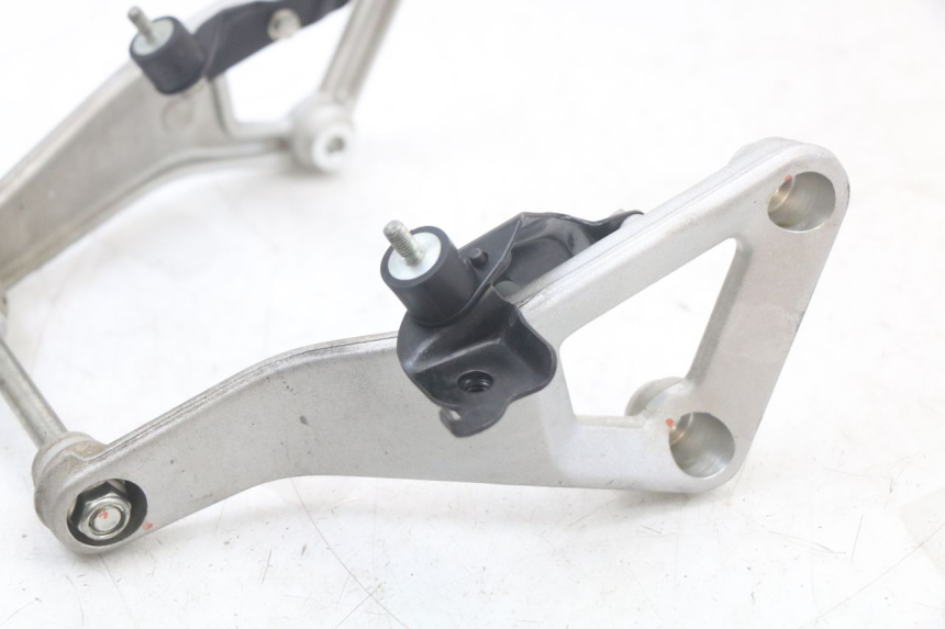 photo de ENGINE MOUNT HUSQVARNA SVARTPILEN 401 (2018 - 2023)