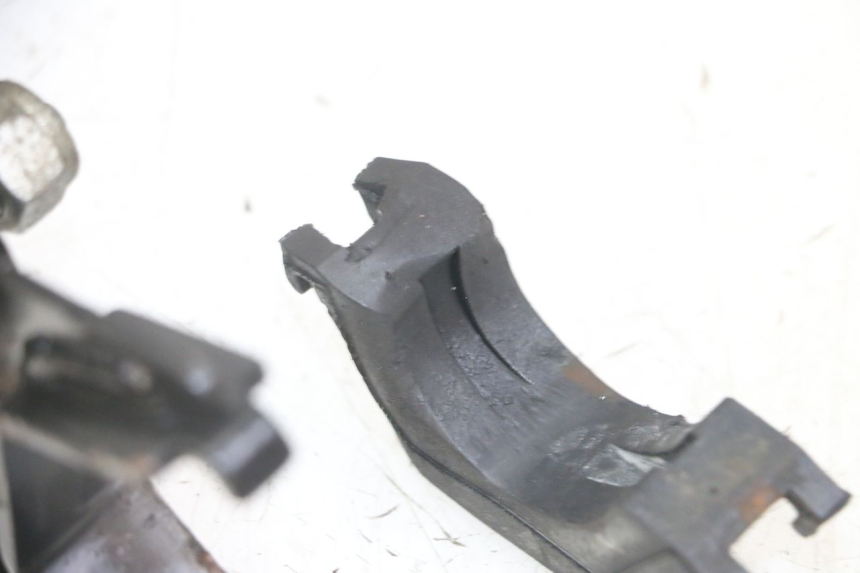 photo de ENGINE MOUNT PEUGEOT JET FORCE CARBU 50 (2003 - 2016)