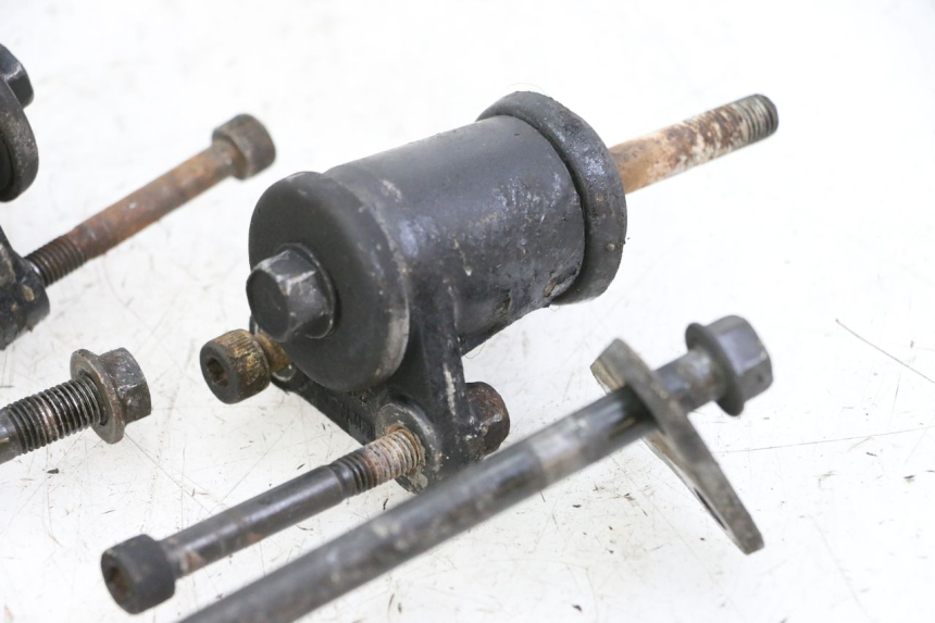 photo de ENGINE MOUNT KAWASAKI ZR7 ZR-7 S 750 (1999 - 2004)