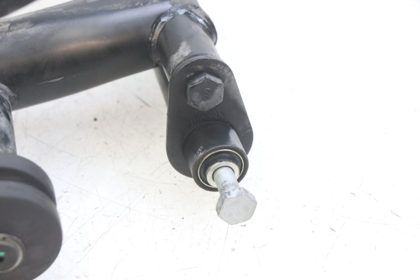 photo de ENGINE MOUNT PIAGGIO MEDLEY 125 (2016 - 2023)
