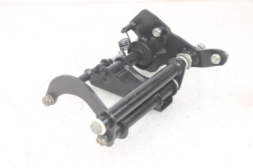 photo de ENGINE MOUNT PIAGGIO MP3 HPE 300 (2019 - 2026) - Zoom on usage condition