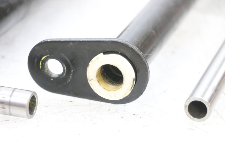 photo de ENGINE MOUNT PIAGGIO MP3 LT 400 (2007 - 2012) - Surface and material condition